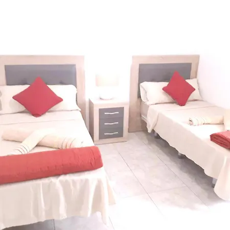 Apartment 2 Bedrooms With Wifi At