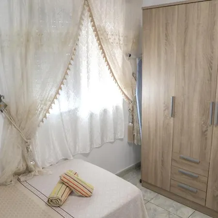 2 Bedrooms With Wifi At *