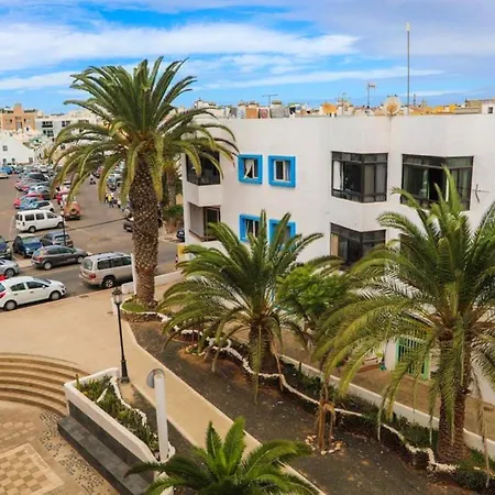 Apartment 2 Bedrooms With Wifi At